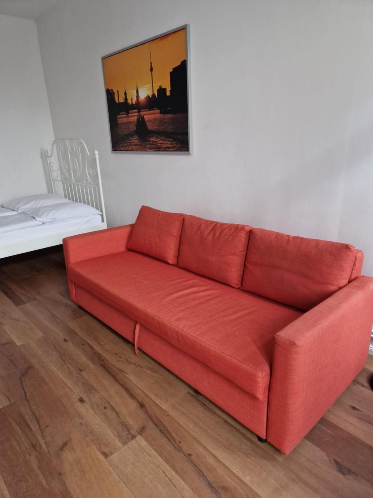 City Studio For 4, Near Sonnenallee Appartement Berlijn