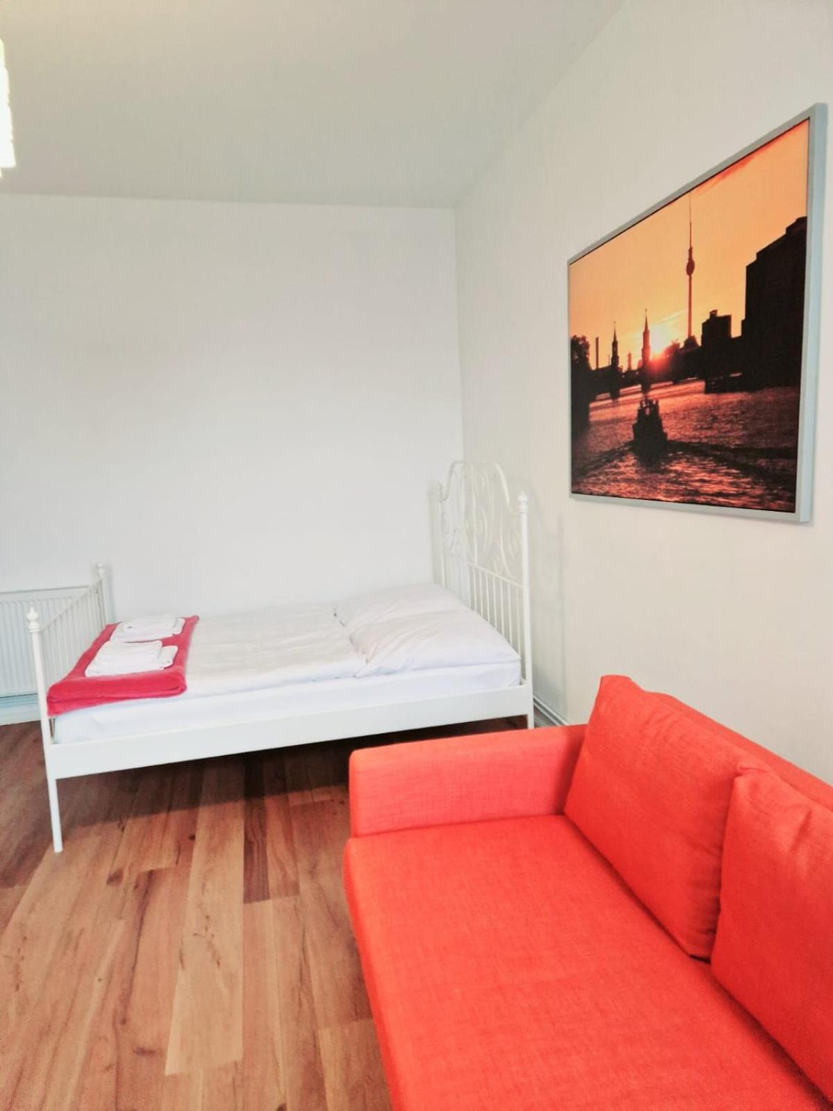 City Studio For 4, Near Sonnenallee Appartement *